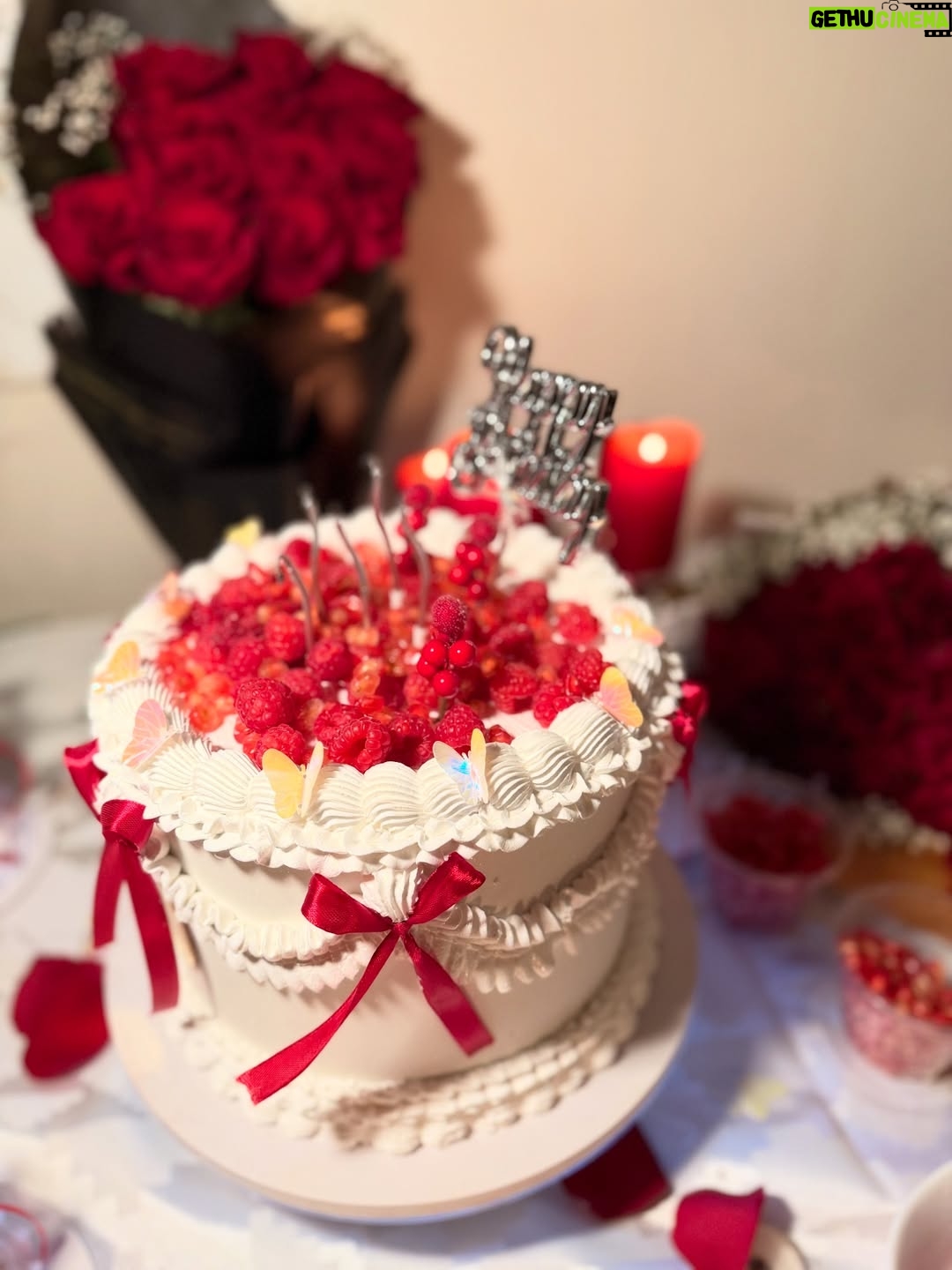 Souhila Ben Lachhab - 16.5K Likes - It’s my birthday 09/11/2025 🎂🥰❤️ with my sisters @tifa_coif @imane_mouny_ben_lachhab @narjin254 @jihan_fakani.officielle 

Thanks for @mia_cake_dz 🩷

@miss_djina_luxury 🩷 

#birthday #souhilabenlachhab #sahou_ldt #algeria #dz #الجزائر #سهيلة_بن_لشهب