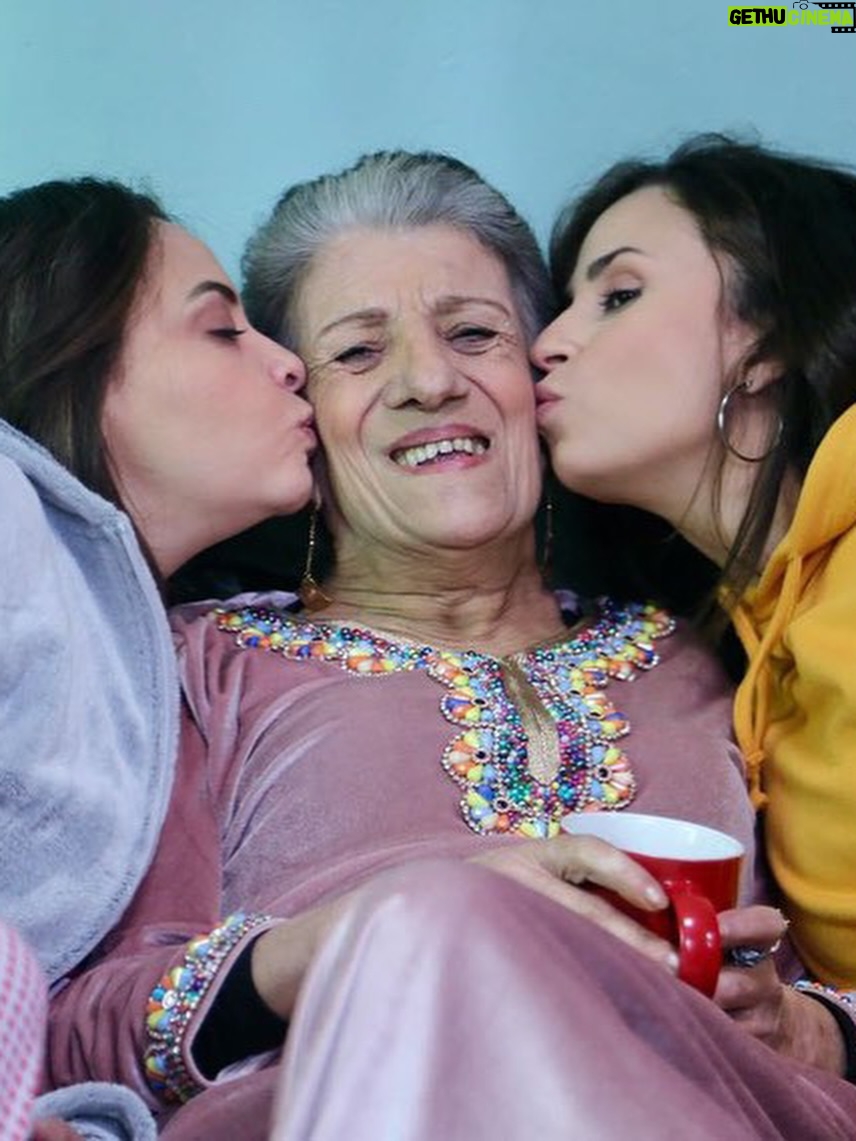 Souhila Mallem - 188.8K Likes - كان لي شرف العمل مع الأيقونة بيونة
المرأة اللي عمرها ما بخلت علينا بالضحكة والبهجة
جميلة القلب، ضحكنا مع بعض في كواليس دار البهجة ، أخو البنات وتشاركنا لحظات ما تتنساش
صادقة في كل كلمة، وبصمتها تبقى دايماً في قلوبنا 
الله يرحمك بيونة ♥️ 🤲🏻