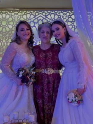 Souhila Mallem Instagram - كان لي شرف العمل مع الأيقونة بيونة
المرأة اللي عمرها ما بخلت علينا بالضحكة والبهجة
جميلة القلب، ضحكنا مع بعض في كواليس دار البهجة ، أخو البنات وتشاركنا لحظات ما تتنساش
صادقة في كل كلمة، وبصمتها تبقى دايماً في قلوبنا 
الله يرحمك بيونة ♥️ 🤲🏻
