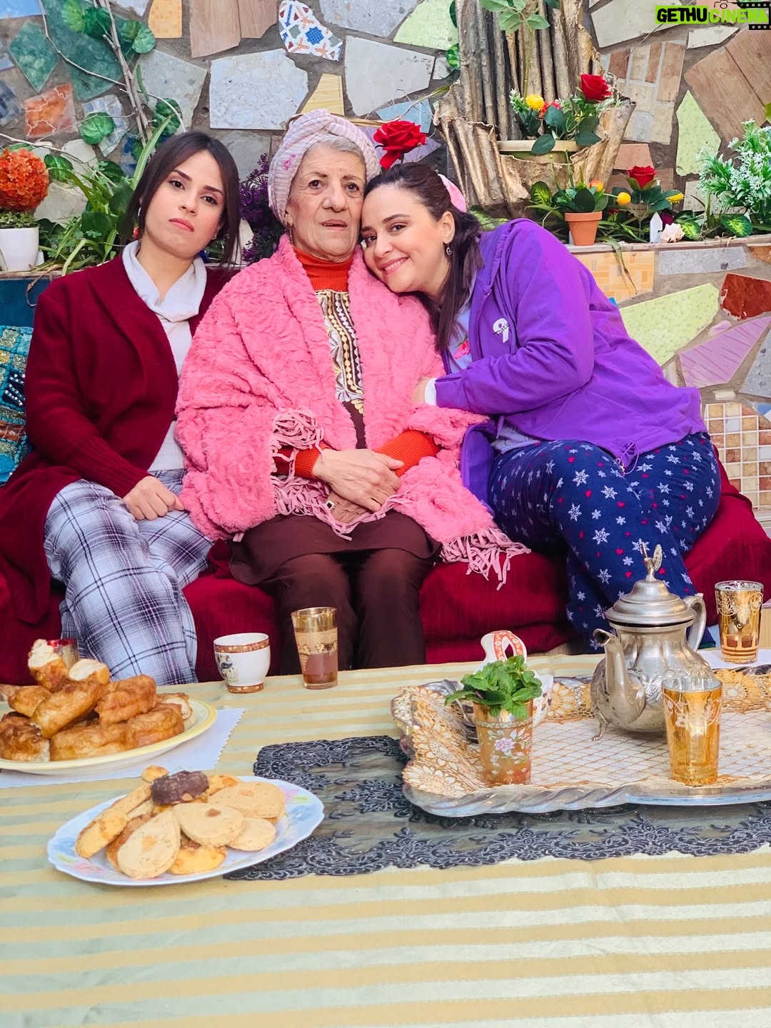 Souhila Mallem - 188.8K Likes - كان لي شرف العمل مع الأيقونة بيونة
المرأة اللي عمرها ما بخلت علينا بالضحكة والبهجة
جميلة القلب، ضحكنا مع بعض في كواليس دار البهجة ، أخو البنات وتشاركنا لحظات ما تتنساش
صادقة في كل كلمة، وبصمتها تبقى دايماً في قلوبنا 
الله يرحمك بيونة ♥️ 🤲🏻