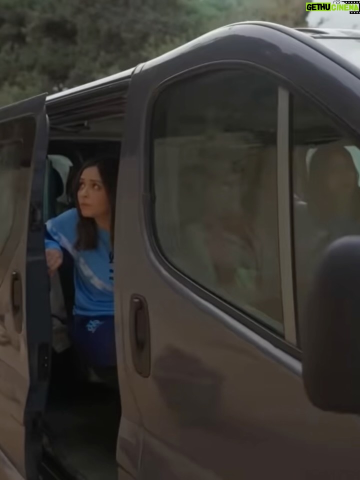 Souhila Mallem - 188.8K Likes - كان لي شرف العمل مع الأيقونة بيونة
المرأة اللي عمرها ما بخلت علينا بالضحكة والبهجة
جميلة القلب، ضحكنا مع بعض في كواليس دار البهجة ، أخو البنات وتشاركنا لحظات ما تتنساش
صادقة في كل كلمة، وبصمتها تبقى دايماً في قلوبنا 
الله يرحمك بيونة ♥️ 🤲🏻