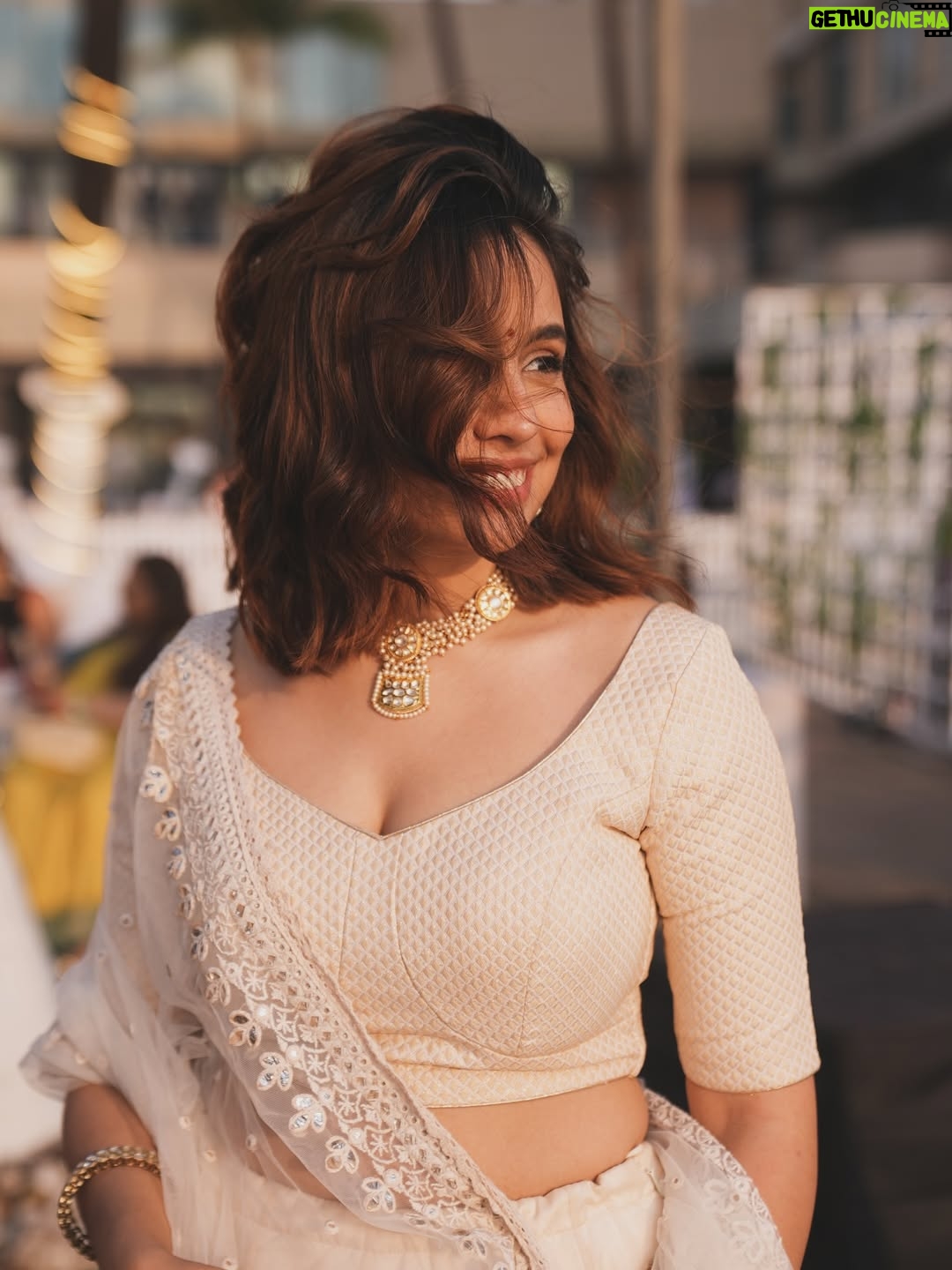 Srishti Ganguli Rindani - 81.4K Likes - Dulha Dulhan ko second priority because @lala_photuwale made me look so pretty. 😍

Congratulations to the new badi bahu of the family @parmarchaitally. I love you and sorry about @88meta. He’ll get better. 

Last picture is an appreciation post for my husband @iambhaveshmehta who’s doing cute things like helping nanaji to walk down the mandap. #paneerpost

Also my cutest Daadu @samir.ganguli.18’s film song for extra paneer. ♥️