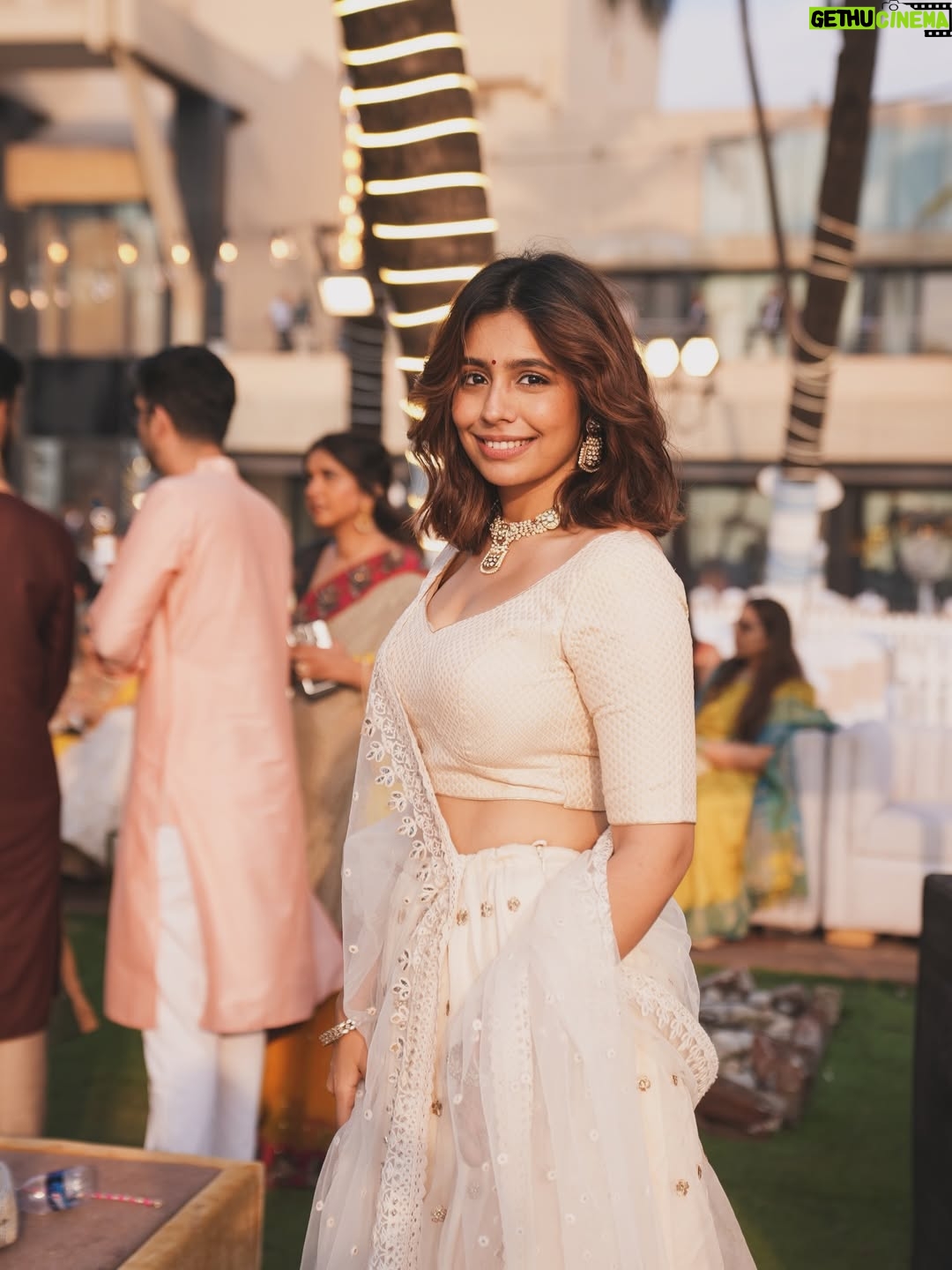 Srishti Ganguli Rindani - 81.4K Likes - Dulha Dulhan ko second priority because @lala_photuwale made me look so pretty. 😍

Congratulations to the new badi bahu of the family @parmarchaitally. I love you and sorry about @88meta. He’ll get better. 

Last picture is an appreciation post for my husband @iambhaveshmehta who’s doing cute things like helping nanaji to walk down the mandap. #paneerpost

Also my cutest Daadu @samir.ganguli.18’s film song for extra paneer. ♥️