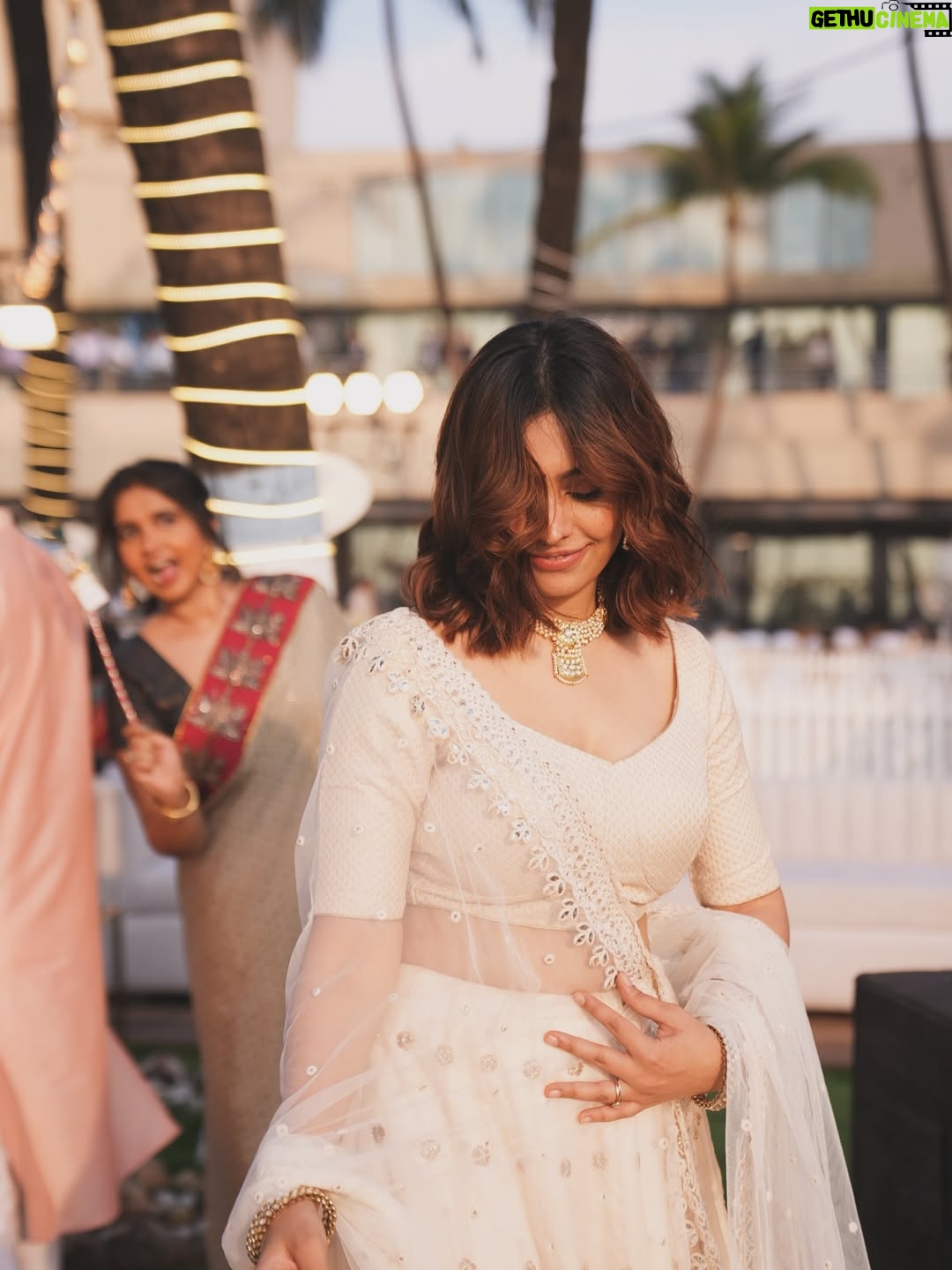 Srishti Ganguli Rindani - 81.4K Likes - Dulha Dulhan ko second priority because @lala_photuwale made me look so pretty. 😍

Congratulations to the new badi bahu of the family @parmarchaitally. I love you and sorry about @88meta. He’ll get better. 

Last picture is an appreciation post for my husband @iambhaveshmehta who’s doing cute things like helping nanaji to walk down the mandap. #paneerpost

Also my cutest Daadu @samir.ganguli.18’s film song for extra paneer. ♥️