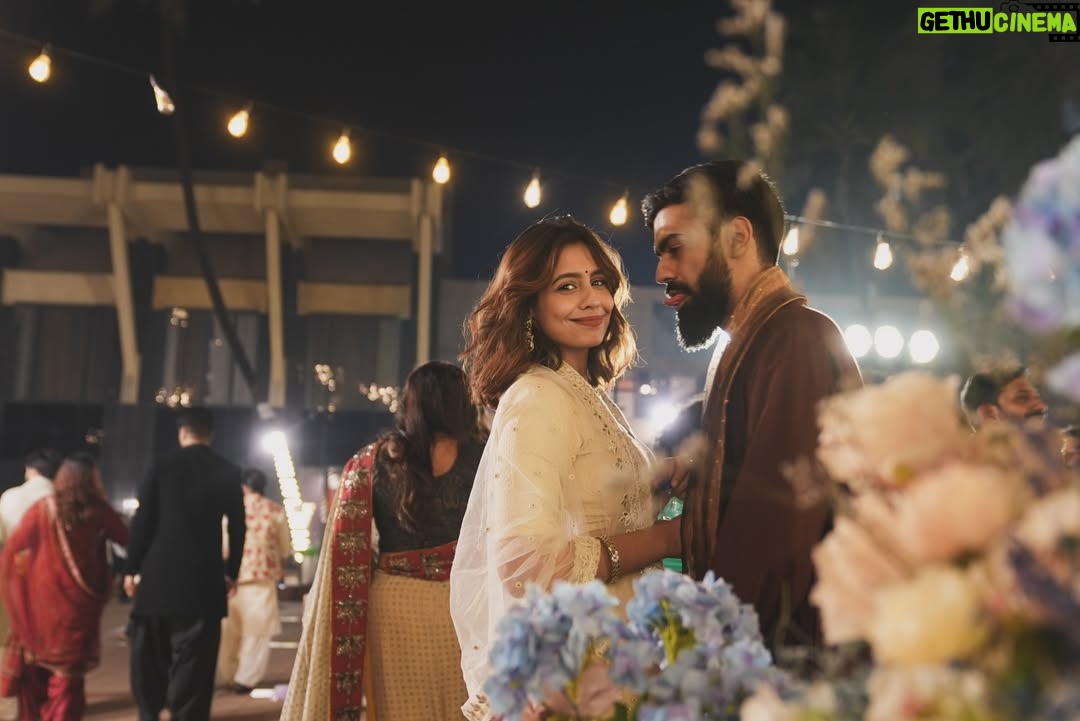 Srishti Ganguli Rindani - 81.4K Likes - Dulha Dulhan ko second priority because @lala_photuwale made me look so pretty. 😍

Congratulations to the new badi bahu of the family @parmarchaitally. I love you and sorry about @88meta. He’ll get better. 

Last picture is an appreciation post for my husband @iambhaveshmehta who’s doing cute things like helping nanaji to walk down the mandap. #paneerpost

Also my cutest Daadu @samir.ganguli.18’s film song for extra paneer. ♥️