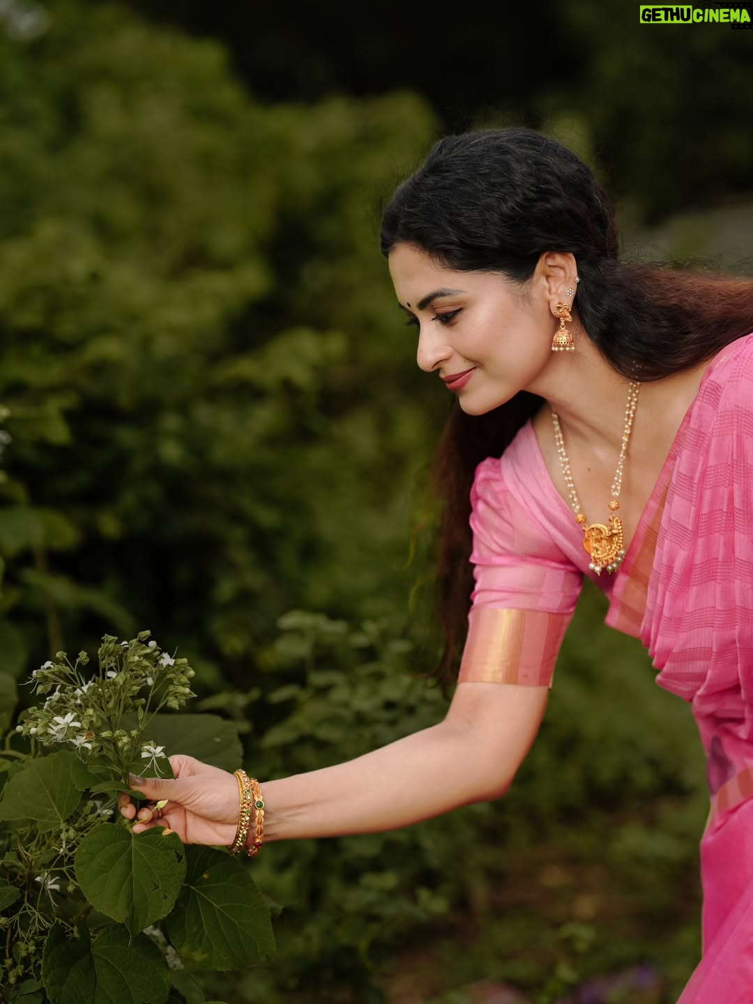 Sruthi Lakshmi - 28.8K Likes - ഒരു നാടൻ പെണ്ണിൻ......... 

📸 @arun_rajan_s

 
#sareelove #love #actress #beauty
#song #biggboss
#romantic #nature #women