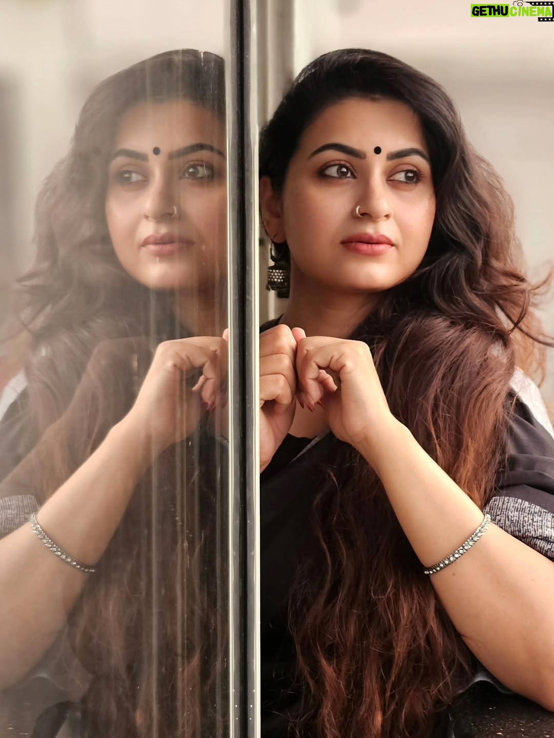 Sruthi Lakshmi - 9K Likes - 🖤🤍🖤🤍🖤🤍🖤🤍🖤🤍🖤