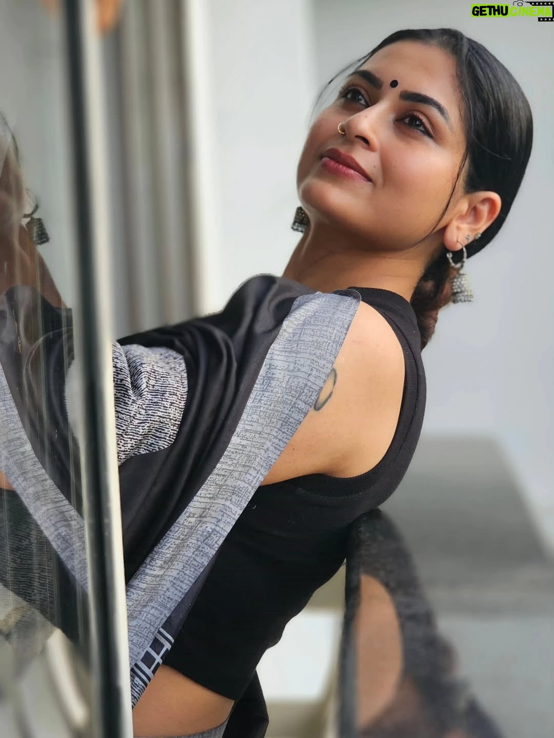 Sruthi Lakshmi - 9K Likes - 🖤🤍🖤🤍🖤🤍🖤🤍🖤🤍🖤