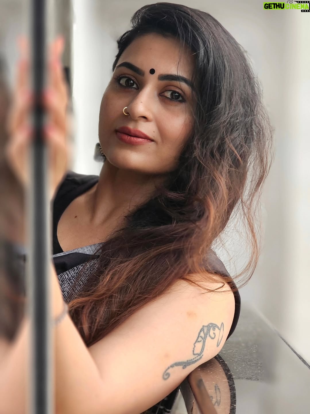 Sruthi Lakshmi - 9K Likes - 🖤🤍🖤🤍🖤🤍🖤🤍🖤🤍🖤