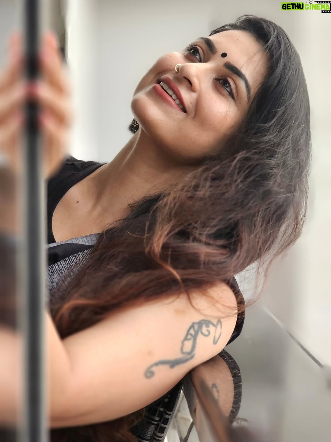 Sruthi Lakshmi - 9K Likes - 🖤🤍🖤🤍🖤🤍🖤🤍🖤🤍🖤