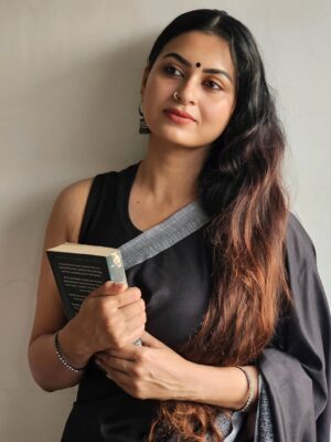 Sruthi Lakshmi Instagram - 🖤🤍🖤🤍🖤🤍🖤🤍🖤🤍🖤