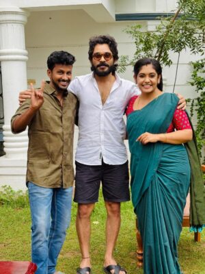 Sruthi Shanmuga Priya Instagram - The favourite SWAG team ✨ most awaited  blast episodes for u in Moondru Mudichu coming very soon. Keep watching and supporting 🤟🏻
@niyazj_official @senthil_k_actor