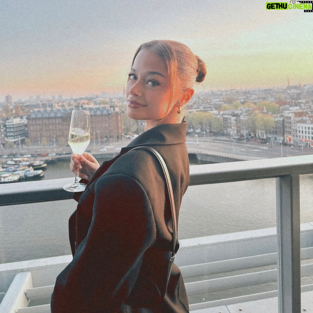 Stefania Liberakakis - 7K Likes - It’s my birthday🎉🥳❤️