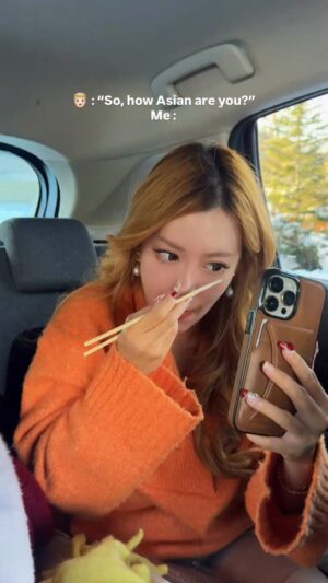 Stella Lee Instagram - When a girl forgot her tweezer, chopstick can do 🤫

Yang mau link lashesnya, comment “eyelash” nanti aku kirim link toko orennya 😂