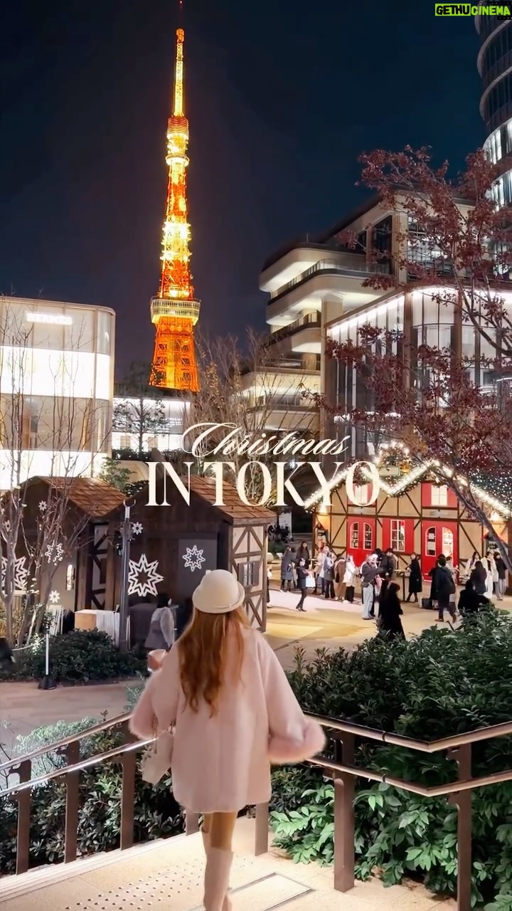 Stella Lee - 310 Likes - Would you like to have Christmas date with me in Tokyo? 🗼

One of the best Christmas Markets in town is noneother the one at Azabudai Hills, the new luxury shopping mall complex in Minato-ku. The area offers direct view to the iconic Tokyo Tower, making it very iconic and unique 💕