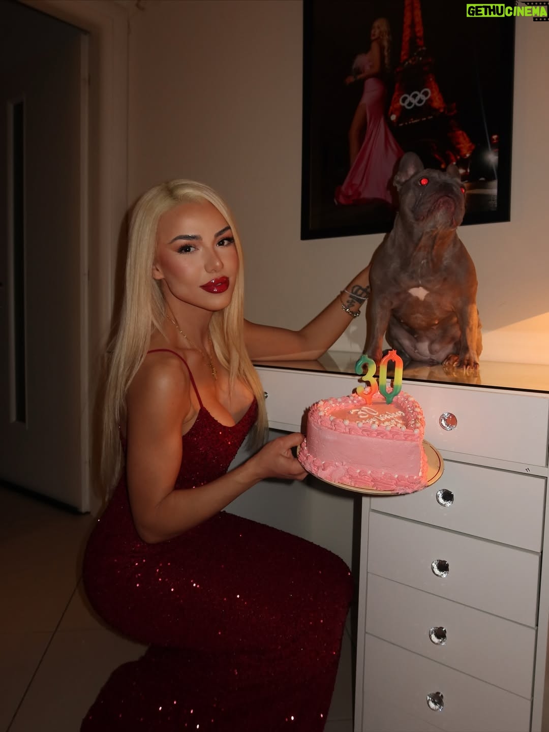 Stella Mizeraki - 7.1K Likes - Blessed and happy, birthday girl 💖