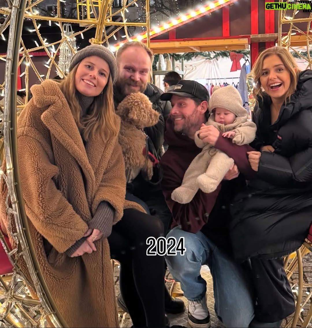 Stephania Potalivo - 19.4K Likes - Vores helt egen yndlingstrilogi- Fernanda i maven i 2023 bliver til Fernanda på armen og Raffaella i maven i 2024, som bliver til Fernanda i vuggestue og Raffaella  på armen i 2025 🥹❤️🙏🏽

Hvordan mon julebilledet i 2026 bliver…