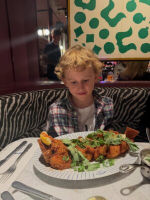 Stephania Potalivo Instagram - Første gang ude i meget lang tid, blev tilbragt med nogle af mine bedste venner, 16.000 mennesker og verdens bedste Ralle ❤️ Det er så stort, at opleve så mange mennesker i alle generationer synge med på alle 30 sange som blev spillet 🙏🏽 Du er den bedste Ralle, tak for en fuldstændig fantastisk koncert 🙌🏽