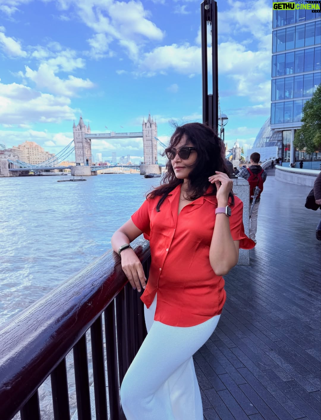 Subiksha - 1.8K Likes - Cheers, London! 🇬🇧

#london #londondiaries #travel #subikshakrishnan