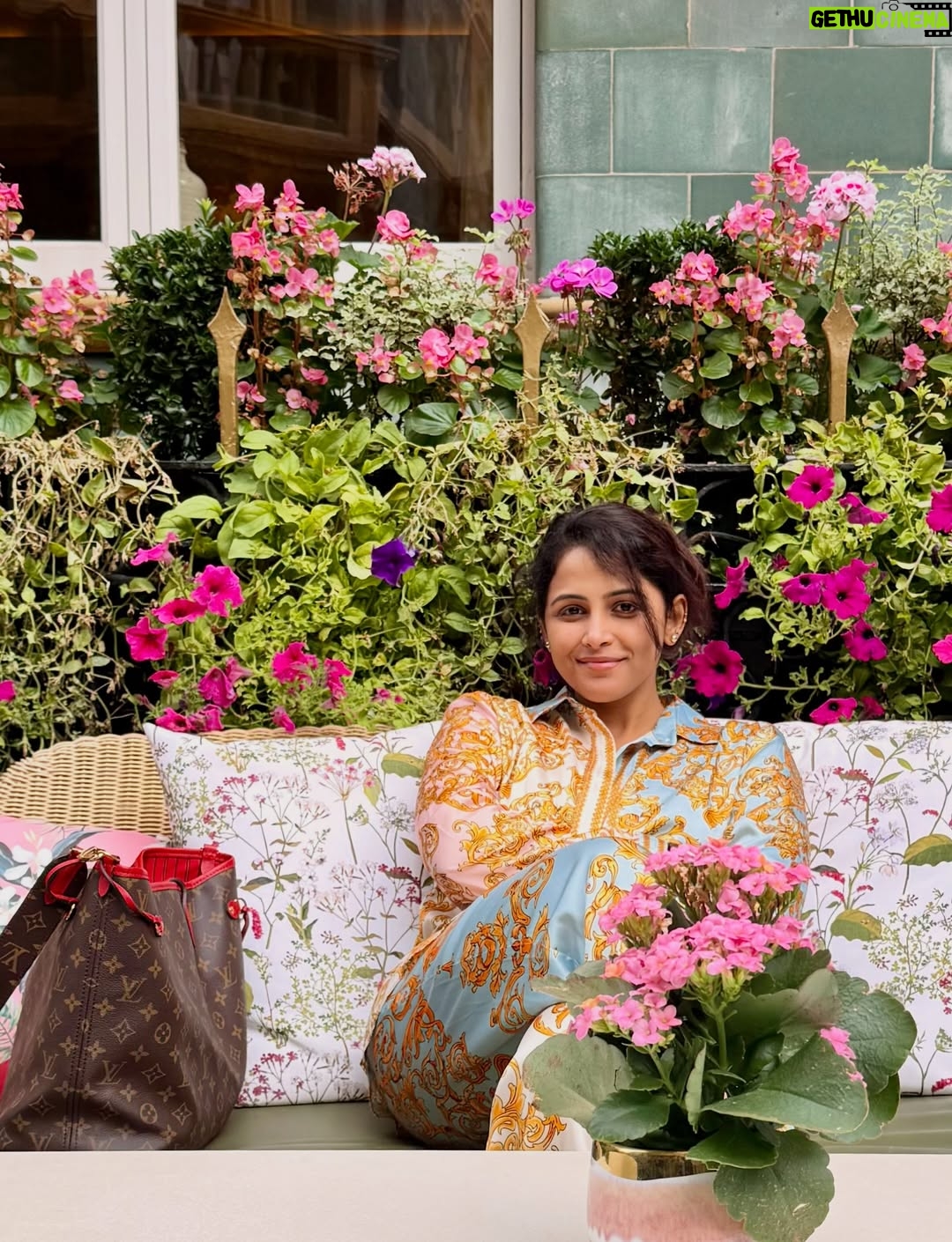 Subiksha - 1.8K Likes - Cheers, London! 🇬🇧

#london #londondiaries #travel #subikshakrishnan