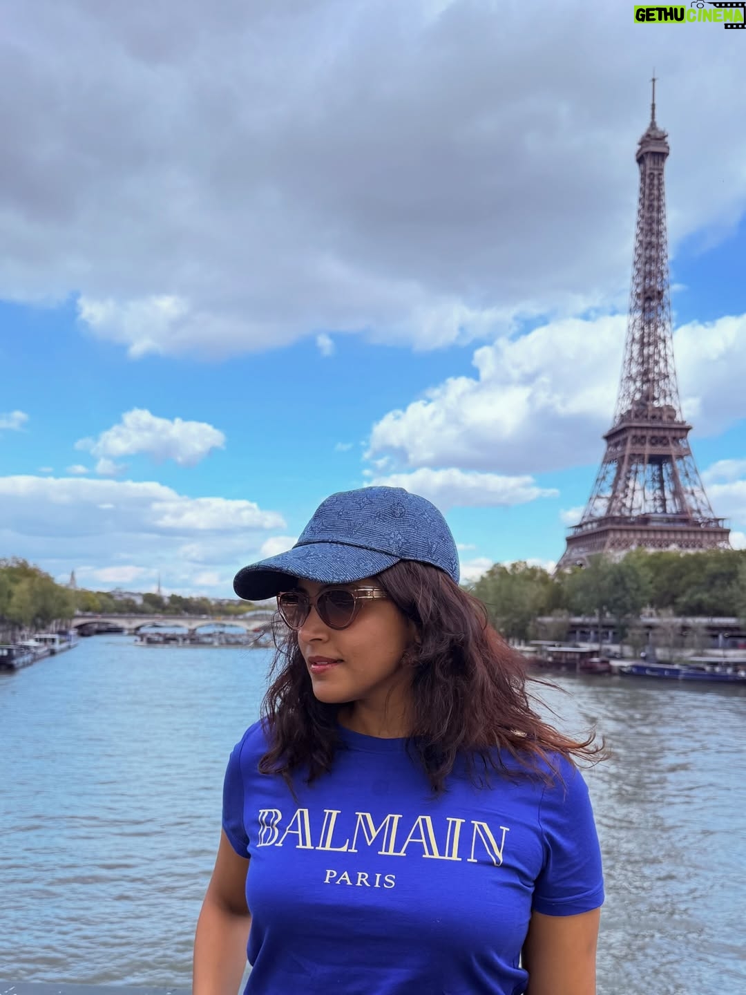 Subiksha - 1.8K Likes - A little ‘bonjour’ goes a long way 💙
#paris