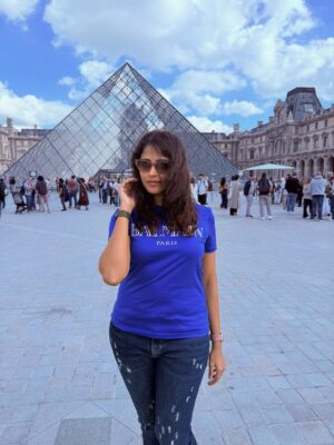 Subiksha Instagram - A little ‘bonjour’ goes a long way 💙
#paris