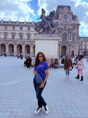 Subiksha Instagram - A little ‘bonjour’ goes a long way 💙
#paris