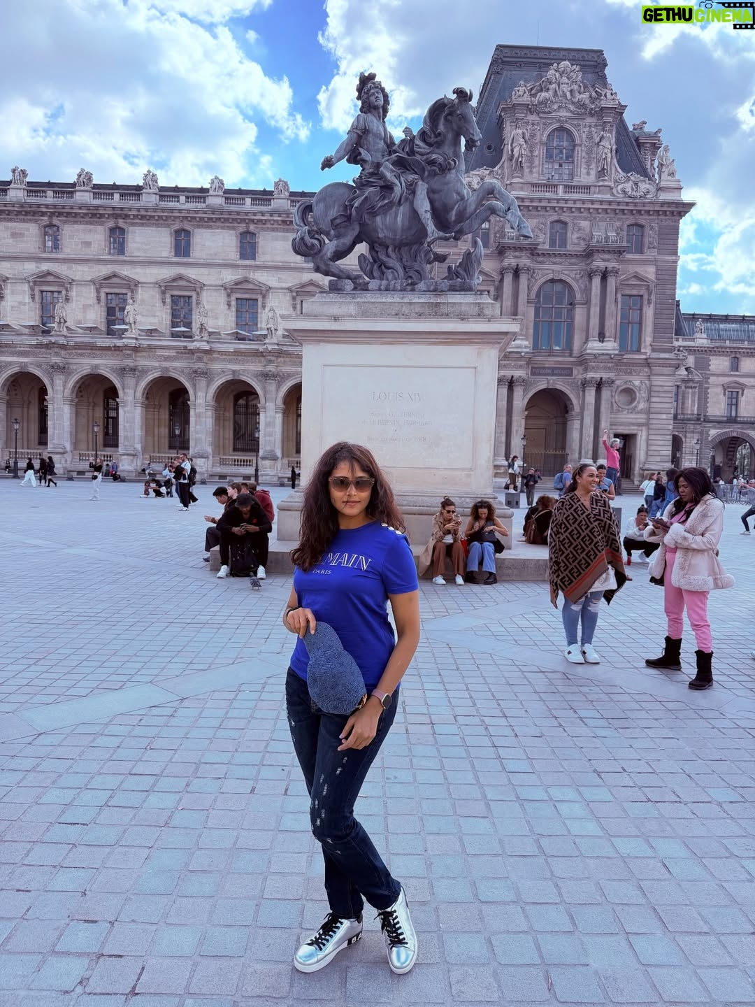 Subiksha - 1.8K Likes - A little ‘bonjour’ goes a long way 💙
#paris