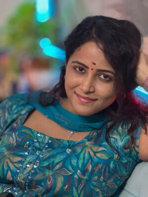 Subiksha Instagram - Eyes, silence , unspoken words - Always Beautiful ❤️

Captured & framed : @vijaymilton 📷