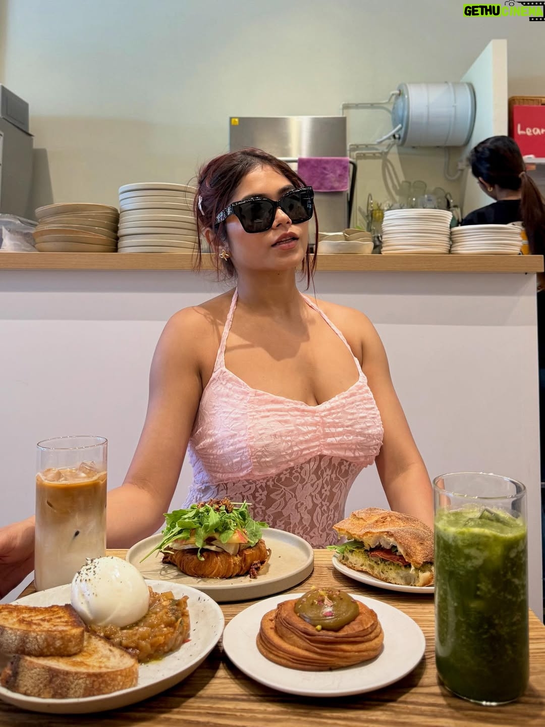 Sudeshna Biswas - 6.7K Likes - Sunday brunch at Lean & Rich Café never disappoints 🌿☕️
From the Vanilla Bean Latte and fresh apple juice to the caponata with burrata, apple & brie, focaccia italiana, and a touch of pistachio indulgence — every bite feels like a little luxury 🥖🧀✨

📍@leanrichbakery ❤️
Outfit: @savanaonyou @savana 
Sunglass: @jimmychoo 

#hosted