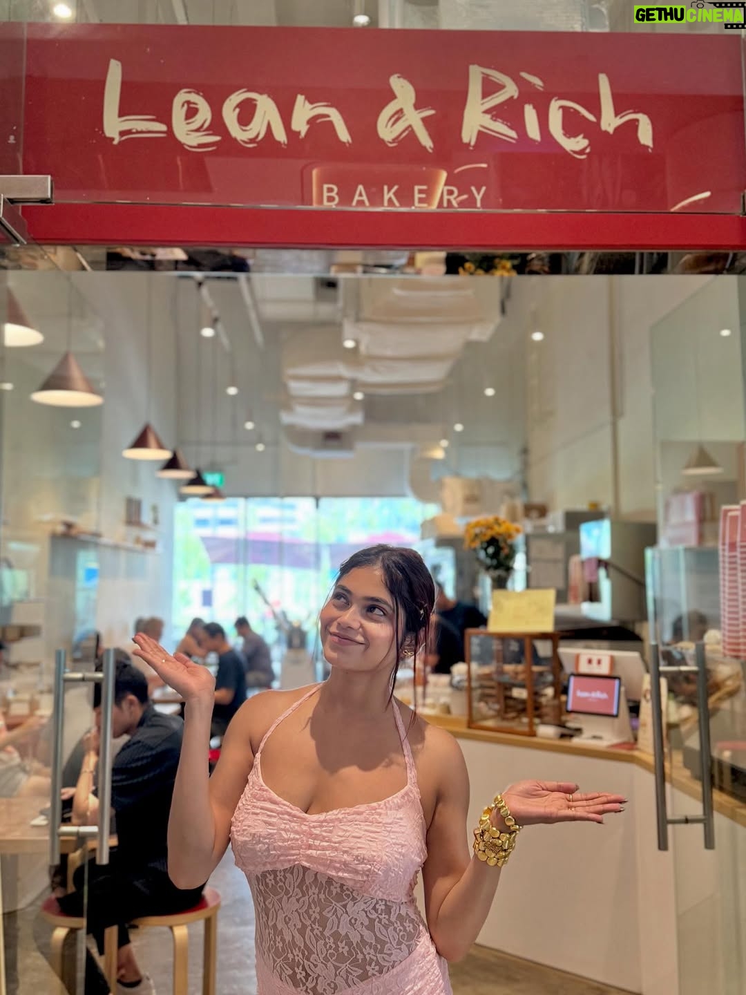 Sudeshna Biswas - 6.7K Likes - Sunday brunch at Lean & Rich Café never disappoints 🌿☕️
From the Vanilla Bean Latte and fresh apple juice to the caponata with burrata, apple & brie, focaccia italiana, and a touch of pistachio indulgence — every bite feels like a little luxury 🥖🧀✨

📍@leanrichbakery ❤️
Outfit: @savanaonyou @savana 
Sunglass: @jimmychoo 

#hosted