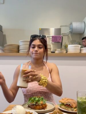 Sudeshna Biswas Instagram - Sunday brunch at Lean & Rich Café never disappoints 🌿☕️
From the Vanilla Bean Latte and fresh apple juice to the caponata with burrata, apple & brie, focaccia italiana, and a touch of pistachio indulgence — every bite feels like a little luxury 🥖🧀✨

📍@leanrichbakery ❤️
Outfit: @savanaonyou @savana 
Sunglass: @jimmychoo 

#hosted