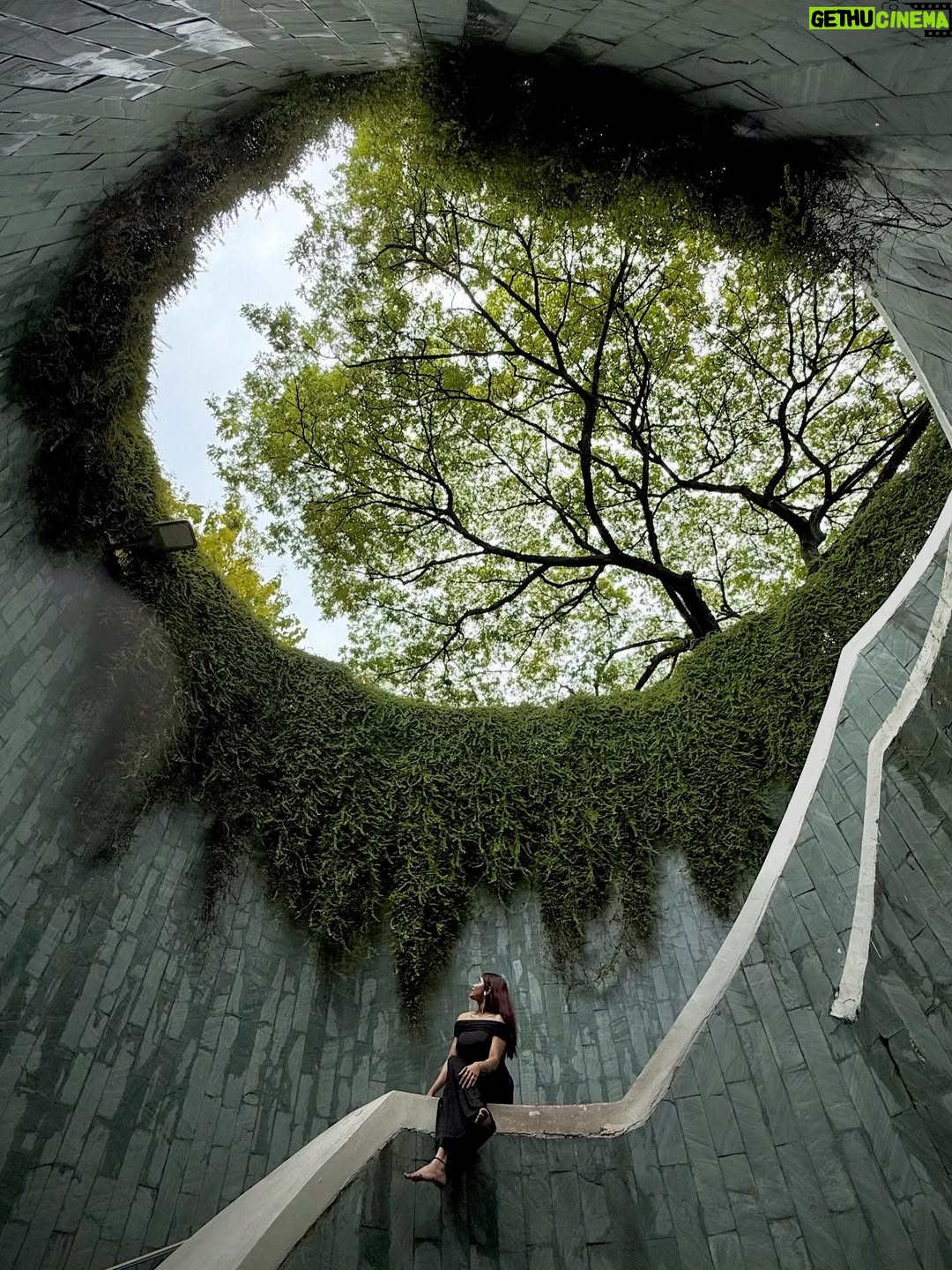 Sudeshna Biswas - 9.2K Likes - That iconic place in Singapore 🇸🇬

Architecture 🫡

(Singapore photoshoot places, Singapore diaries)