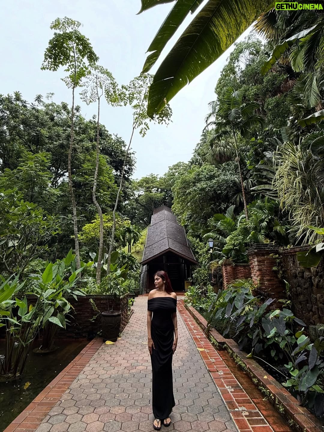 Sudeshna Biswas - 9.2K Likes - That iconic place in Singapore 🇸🇬

Architecture 🫡

(Singapore photoshoot places, Singapore diaries)