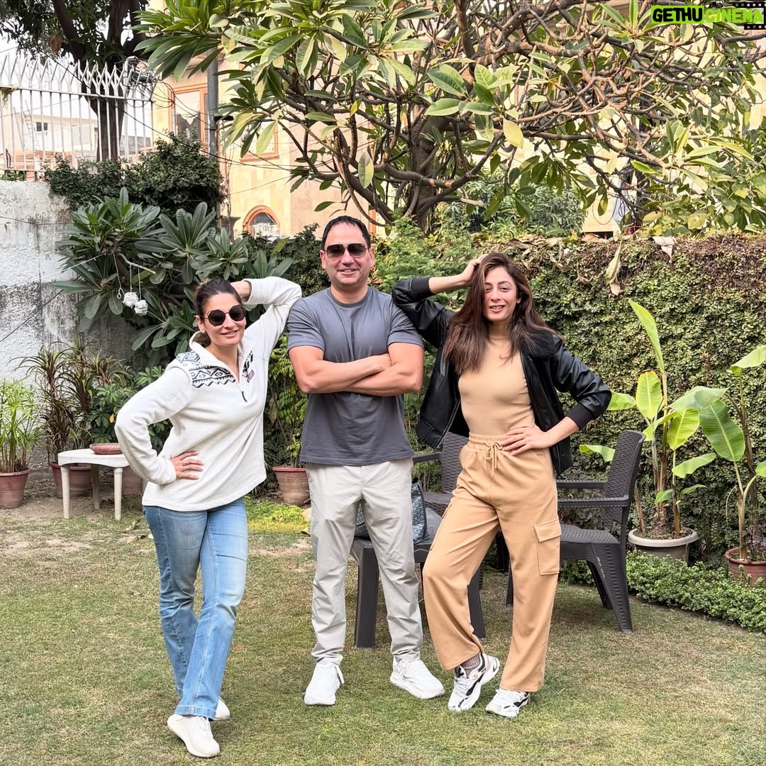 Sukhmani Sadana - 1.7K Likes - The family that loves to hug (@sadanajaspal @sukhmanisadana @punnichadha ,Taya ji, Ami & Begum) and the one member who loves to flex 😜 (@sadanasanjeet ) 

#latergram #homesweethome #latergram #sadana #amritsar #punjab #sadana