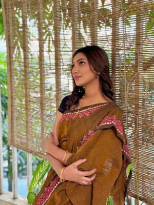 Sunerah Binte Kamal Instagram - 🤎🍃

Saree @efcreation.official
