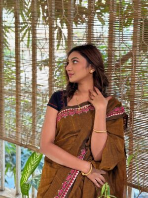 Sunerah Binte Kamal Instagram - 🤎🍃

Saree @efcreation.official