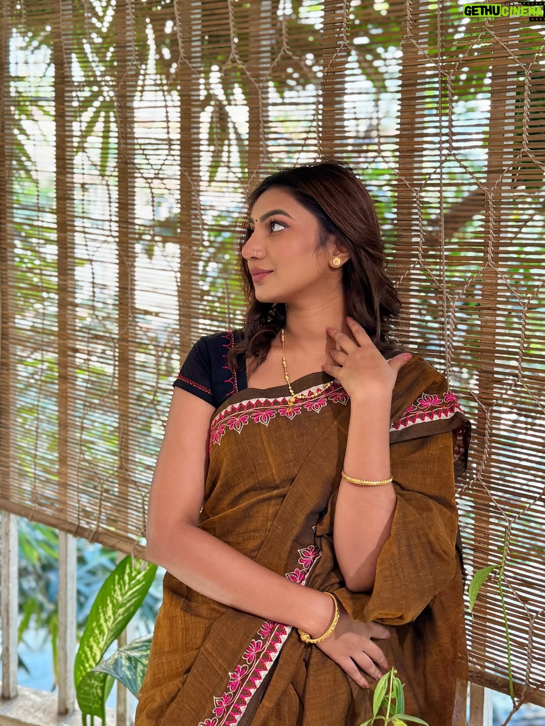 Sunerah Binte Kamal - 14.8K Likes - 🤎🍃

Saree @efcreation.official
