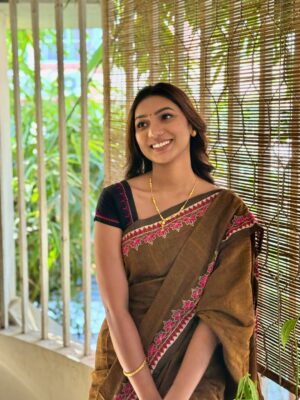 Sunerah Binte Kamal Instagram - 🤎🍃

Saree @efcreation.official
