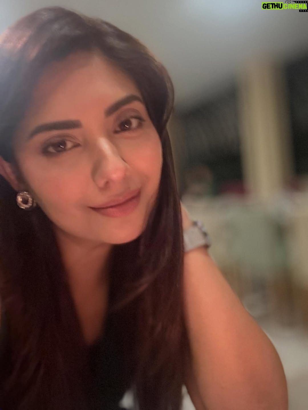 Sunita Marshall - 37.2K Likes - Tis the season for cozy hearts and happy moments.

@hassan.ahmedofficial