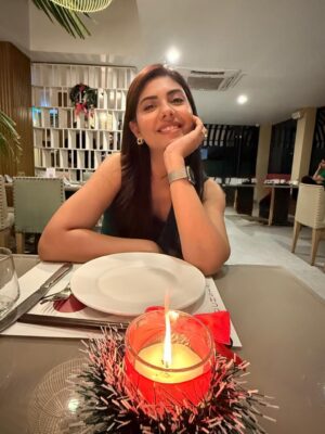 Sunita Marshall Instagram - Tis the season for cozy hearts and happy moments.

@hassan.ahmedofficial