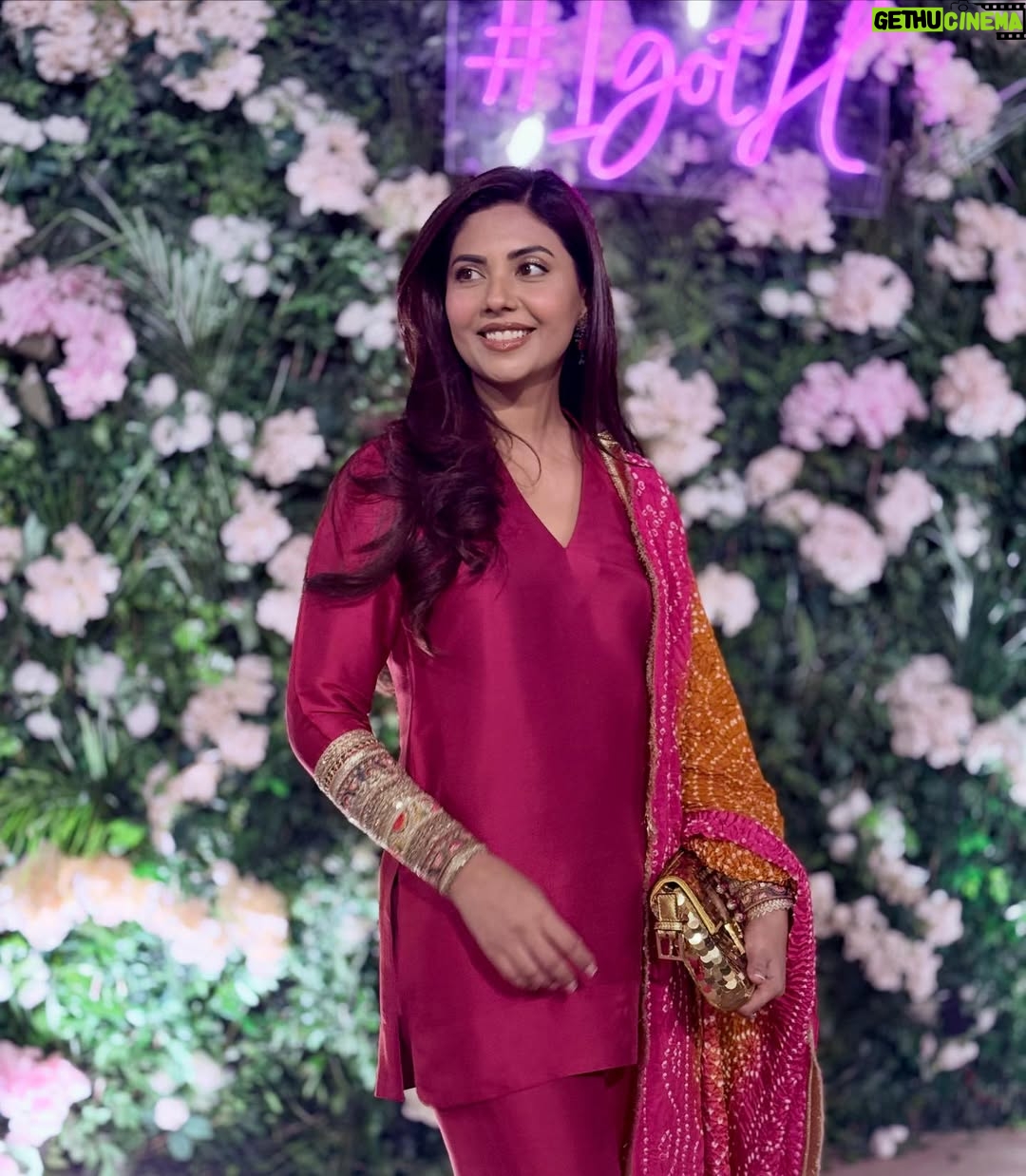 Sunita Marshall - 32.3K Likes - Shaadi season has begun #decemberistaninkarachi 

@hassan.ahmedofficial