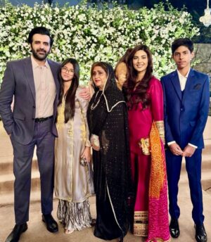 Sunita Marshall Instagram - Shaadi season has begun #decemberistaninkarachi 

@hassan.ahmedofficial