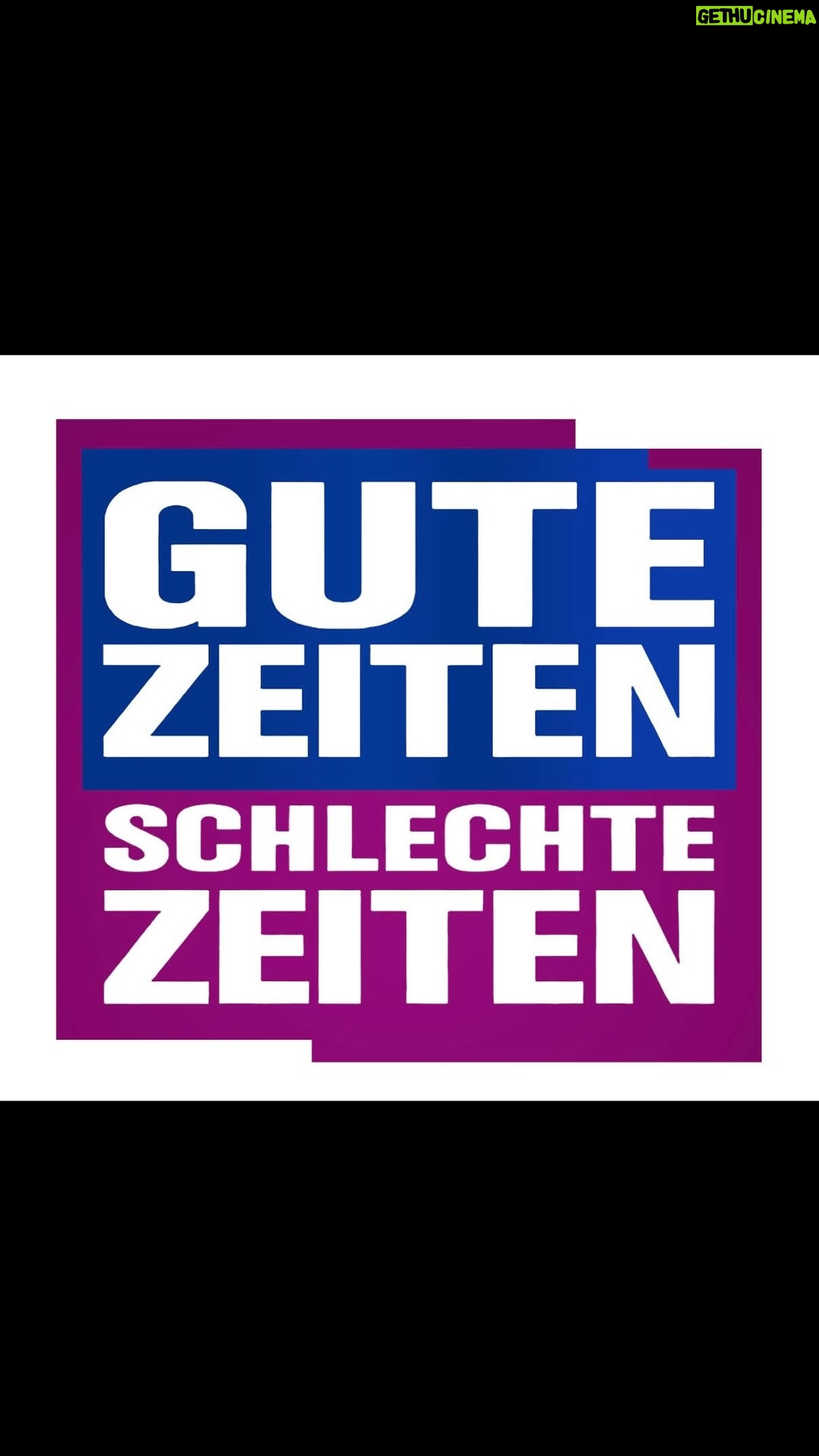 Susan Sideropoulos - 4.3K Likes - Ihr wolltet es und ihr bekommt es - hier kommt mehr 🥳
MEHR aus den “guten alten Zeiten”.

Hab in meiner Schatzkiste dieses Schmuckstück gefunden.
Damals gab es doch ganz viele RankingShows mit @sonjazietlow_official 🫶🏻
In einer war ich dann wohl auch dabei.

Witzig ist noch der Schluss mit “Let’s Dance” - ein paar Wochen später holte ich mir dann wirklich noch den Sieg🏆

Wer erinnert sich?

#SweetMemories
@gzsz @letsdance #Verena4ever #2007