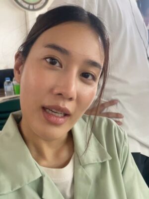 Suttatip Wutchaipradit Instagram - อะเจอรูปและคลิปอีกตั้งนึง ลงให้หมดจะได้สดชื่น
ละทำไมโทรศัพท์มีแต่คลิปเขมิ ไม่เข้าใจ @kemisarap
คิดถึงทุกคนโว้ยยย #clairebell #clairebelltheseries