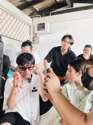Suttatip Wutchaipradit Instagram - อะเจอรูปและคลิปอีกตั้งนึง ลงให้หมดจะได้สดชื่น
ละทำไมโทรศัพท์มีแต่คลิปเขมิ ไม่เข้าใจ @kemisarap
คิดถึงทุกคนโว้ยยย #clairebell #clairebelltheseries