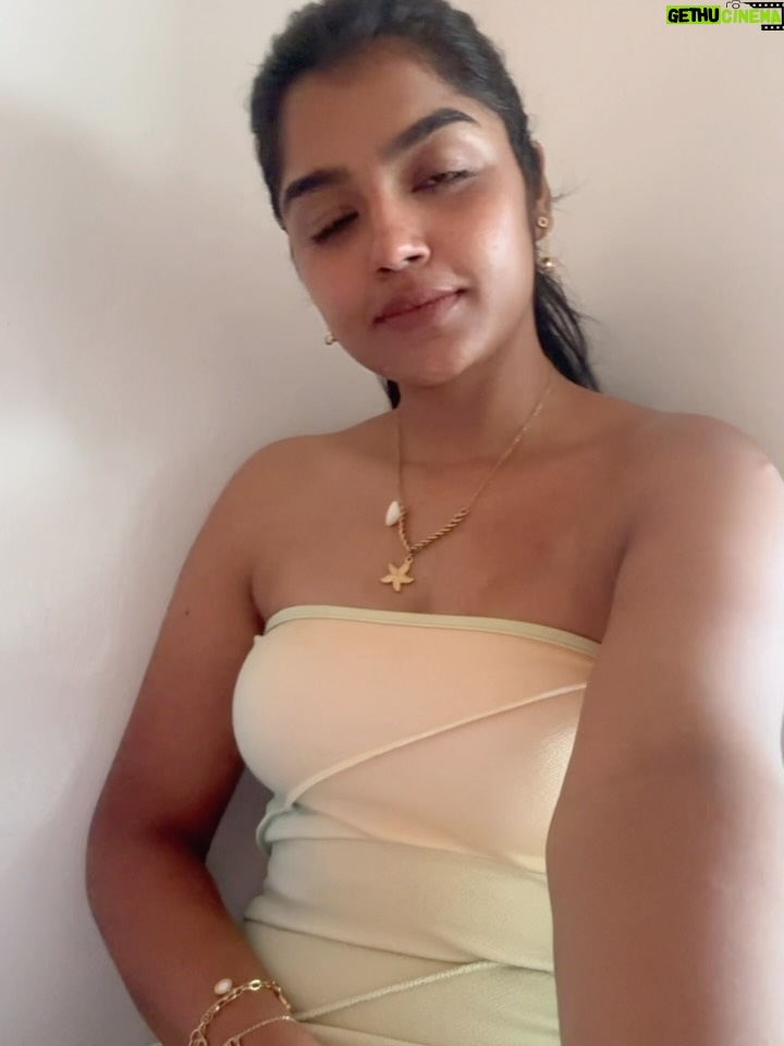 Suveta Shrimpton - 5.8K Likes - Just out here being the main character 🍃
.
.
#aurovilledays #chilling #explorintheworld #suveta #suvetashrimpton