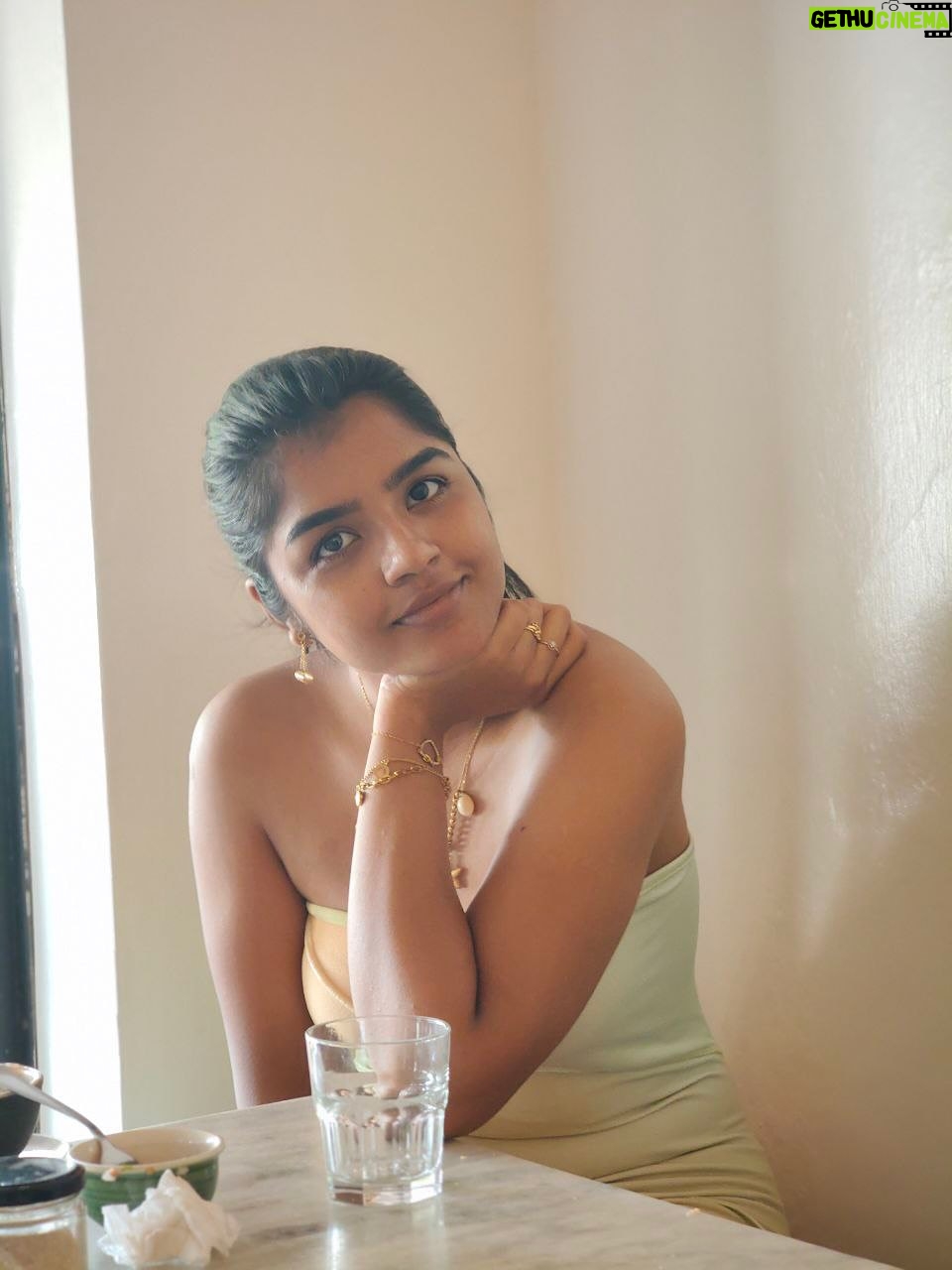 Suveta Shrimpton - 5.8K Likes - Just out here being the main character 🍃
.
.
#aurovilledays #chilling #explorintheworld #suveta #suvetashrimpton