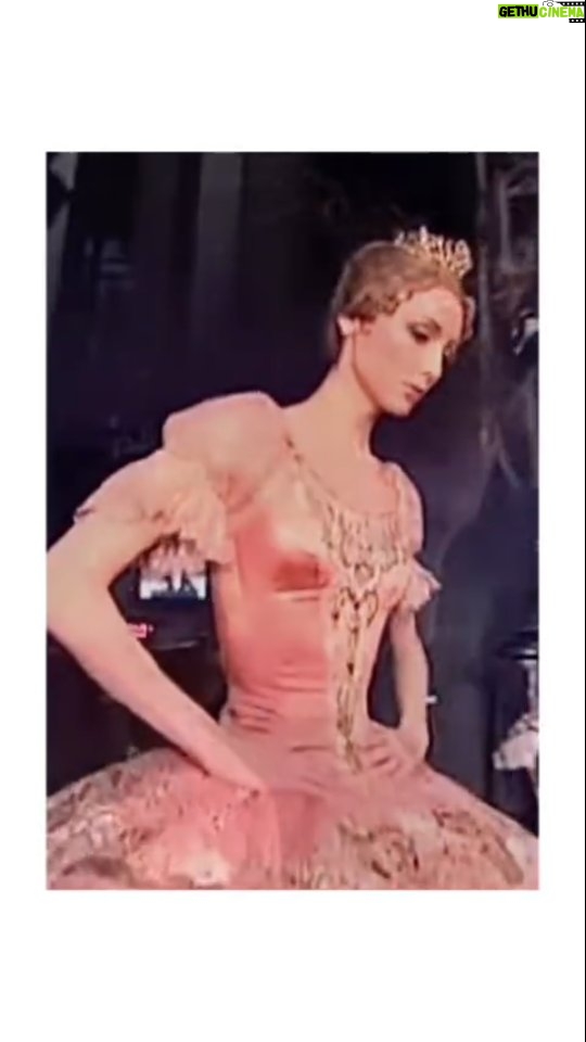 Svetlana Zakharova - 7.9K Likes - @svetlana_zakharova_official 💕💓 
#repost @art.of.russian.ballet
