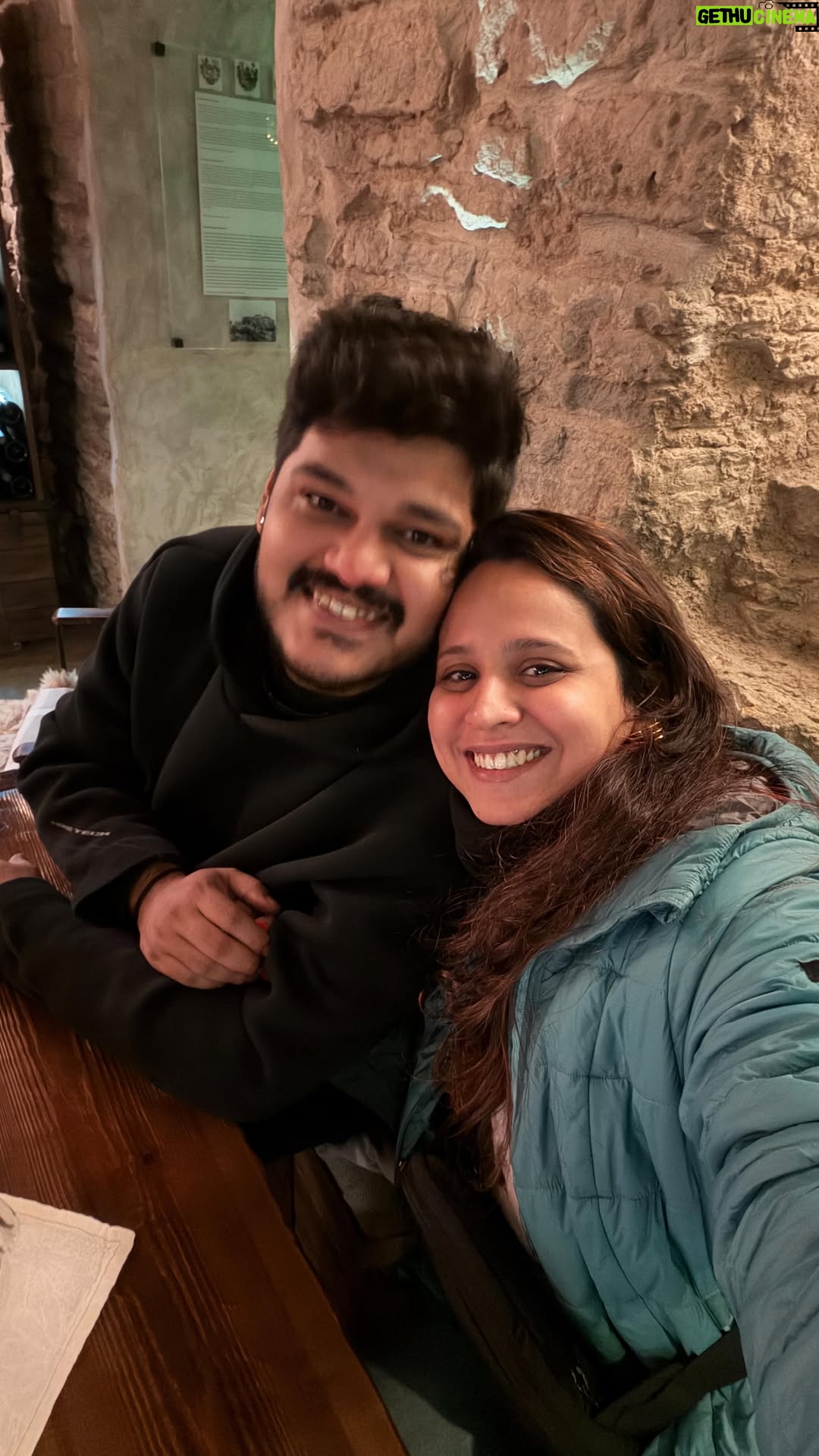 Swanandi Tikekar - 40.8K Likes - Helsinki main bhi yeh gaana peechha nahi chhod raha!!! ❤️
Its 6 am and we are Killing time in 2 degrees celsius!!! 

#finland 🇫🇮